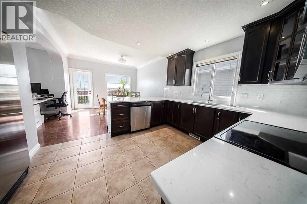 14 Garneau Gate, Carstairs, Alberta  T0M 0N0 - Photo 4 - A2219559