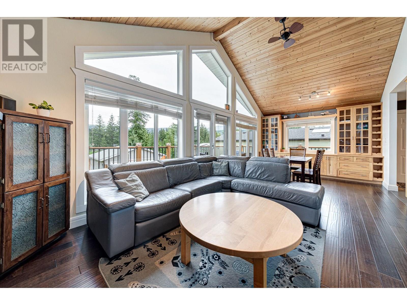 48 Darby Crescent, Elkford, British Columbia  V0B 1H0 - Photo 14 - 10355596