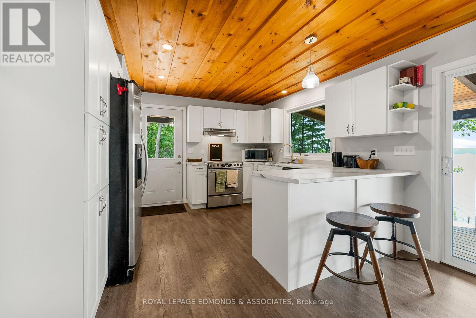 358 Lachlan Lane, Whitewater Region, Ontario  K0J 2L0 - Photo 12 - X12285852