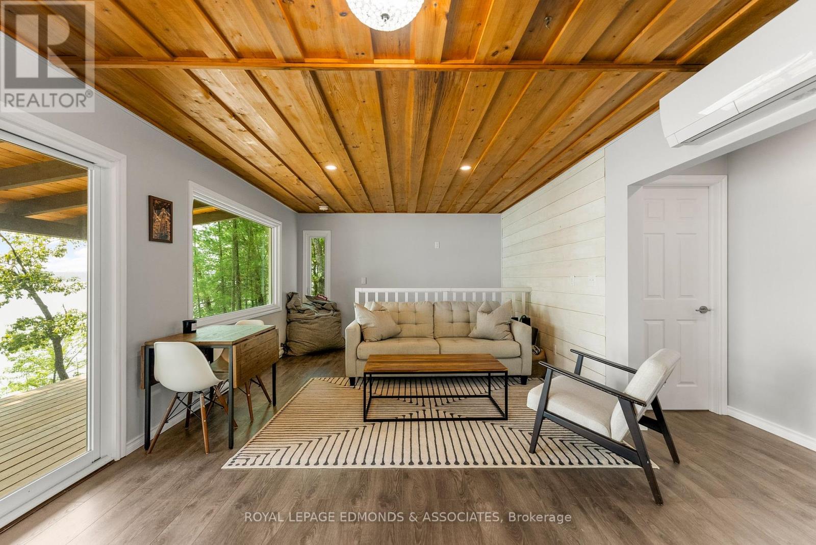 358 Lachlan Lane, Whitewater Region, Ontario  K0J 2L0 - Photo 18 - X12285852