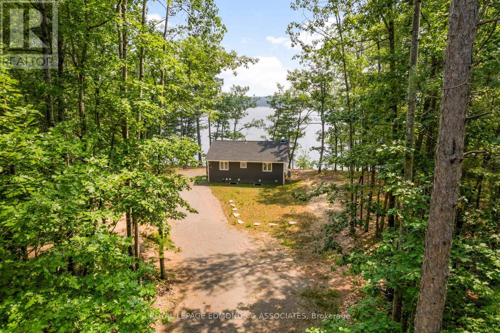 358 Lachlan Lane, Whitewater Region, Ontario  K0J 2L0 - Photo 46 - X12285852
