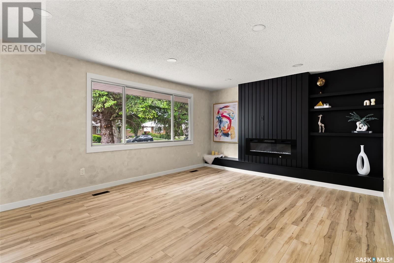 Property at 3230 6th AVENUE N image 4