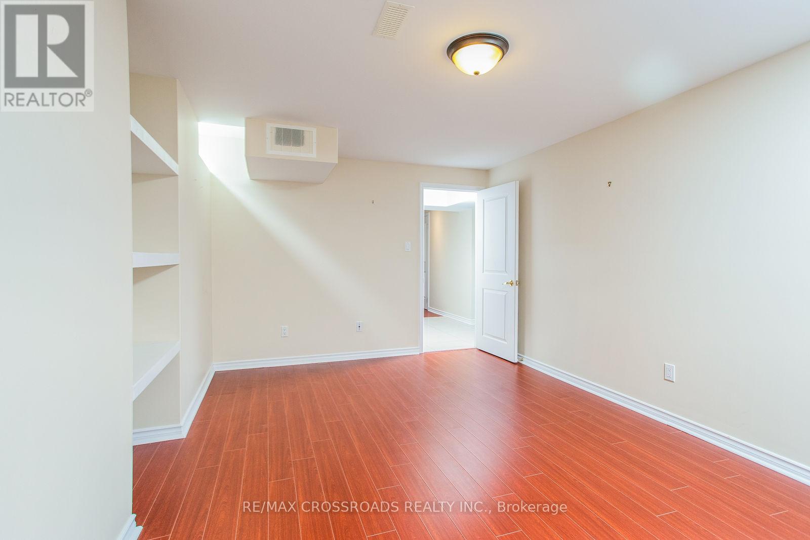 23 River Heights Drive, Brampton, Ontario  L6P 2M9 - Photo 9 - W12285794