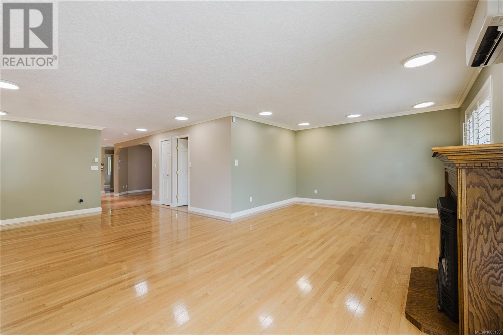 Property at 6912 Bayside Pl image 5