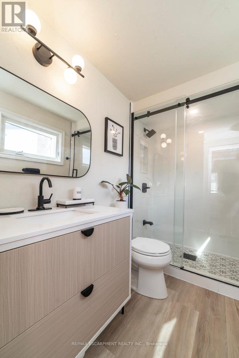 9 Bing Crescent, Hamilton, Ontario  L8E 3Z4 - Photo 12 - X12285780