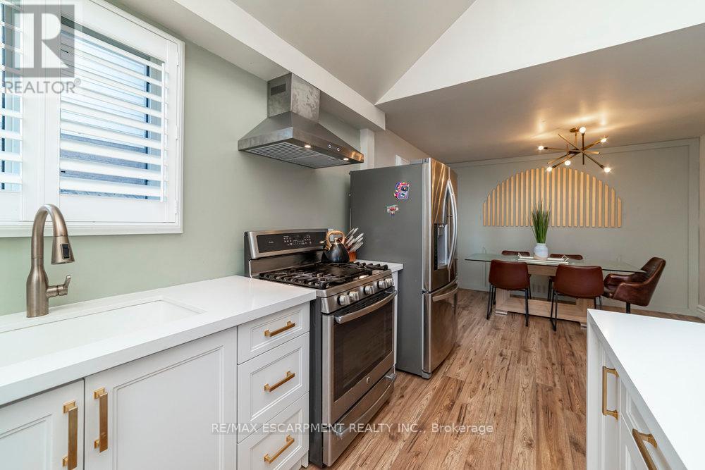 9 Bing Crescent, Hamilton, Ontario  L8E 3Z4 - Photo 6 - X12285780