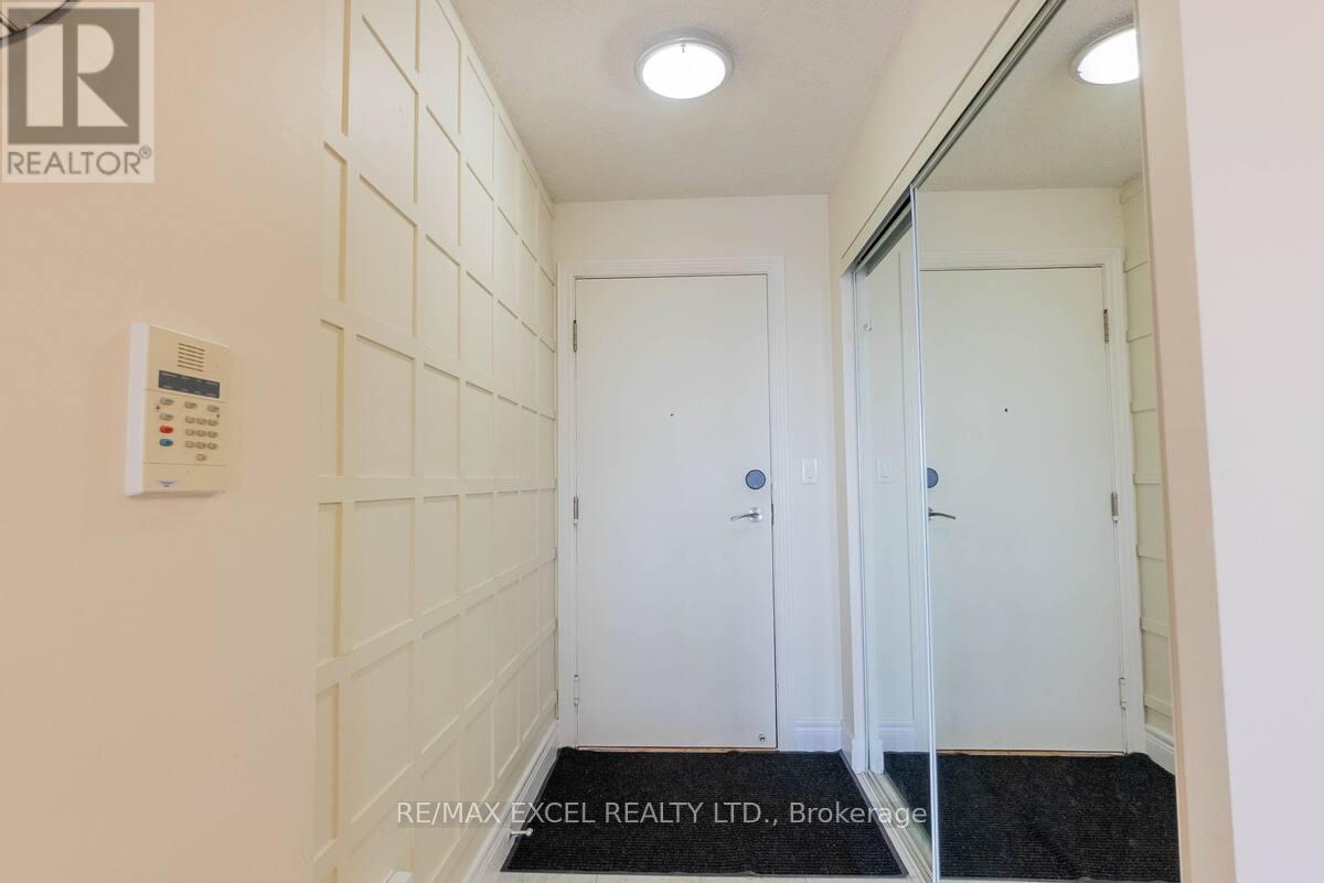 2208 - 5418 Yonge Street, Toronto (Willowdale West), Ontario  M2N 6X4 - Photo 2 - C12285862