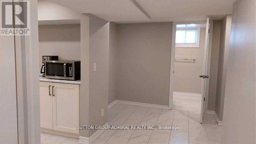 854 Moretta Avenue N, Pickering (West Shore), Ontario  L1W 2J9 - Photo 2 - E12285885