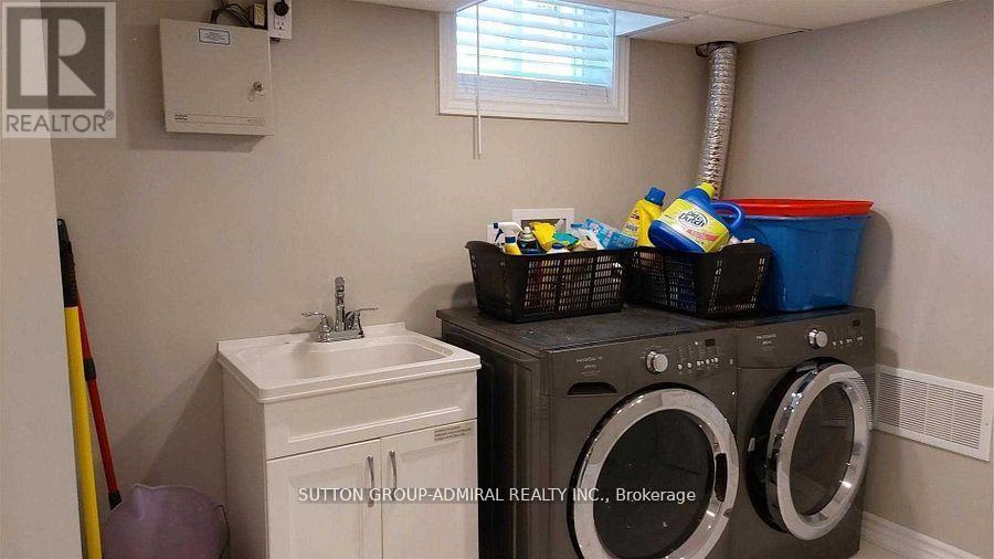 854 Moretta Avenue N, Pickering (West Shore), Ontario  L1W 2J9 - Photo 8 - E12285885