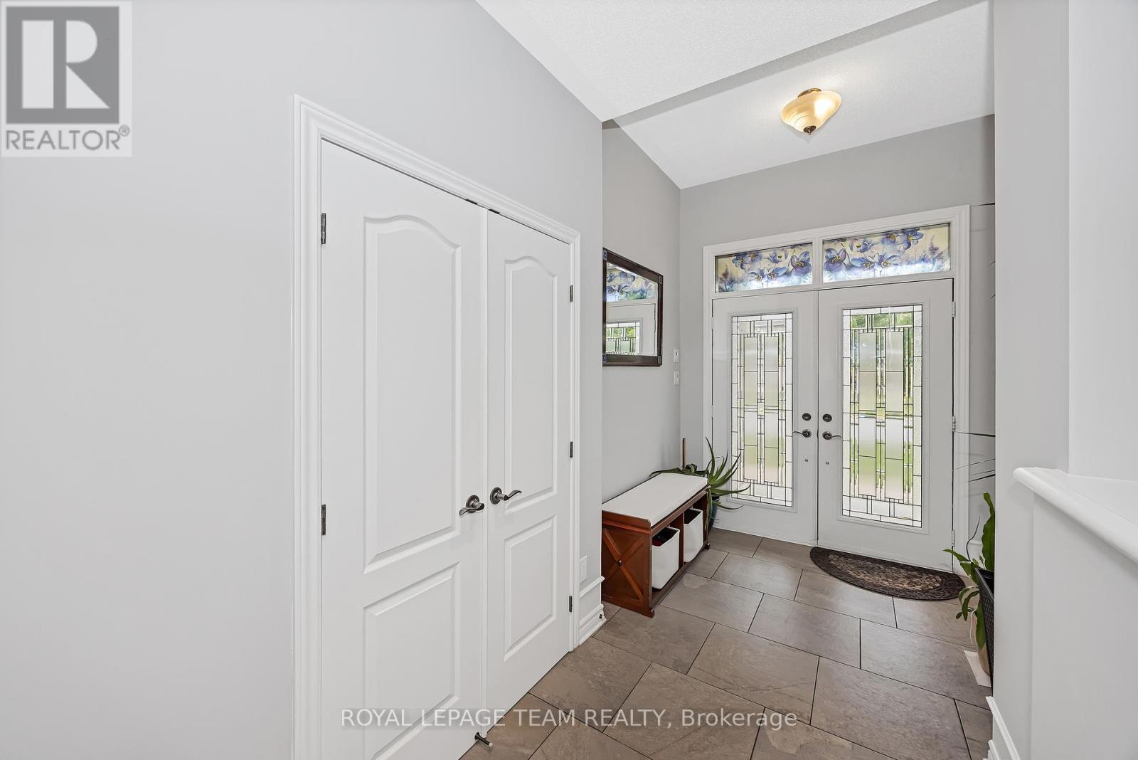 Property at 51 BRIDLE CREST COURT image 4