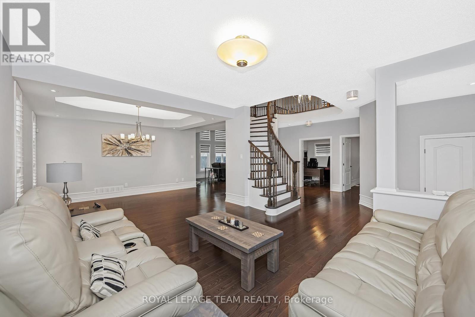 51 Bridle Crest Court, Ottawa, Ontario  K2M 0H5 - Photo 6 - X12286003