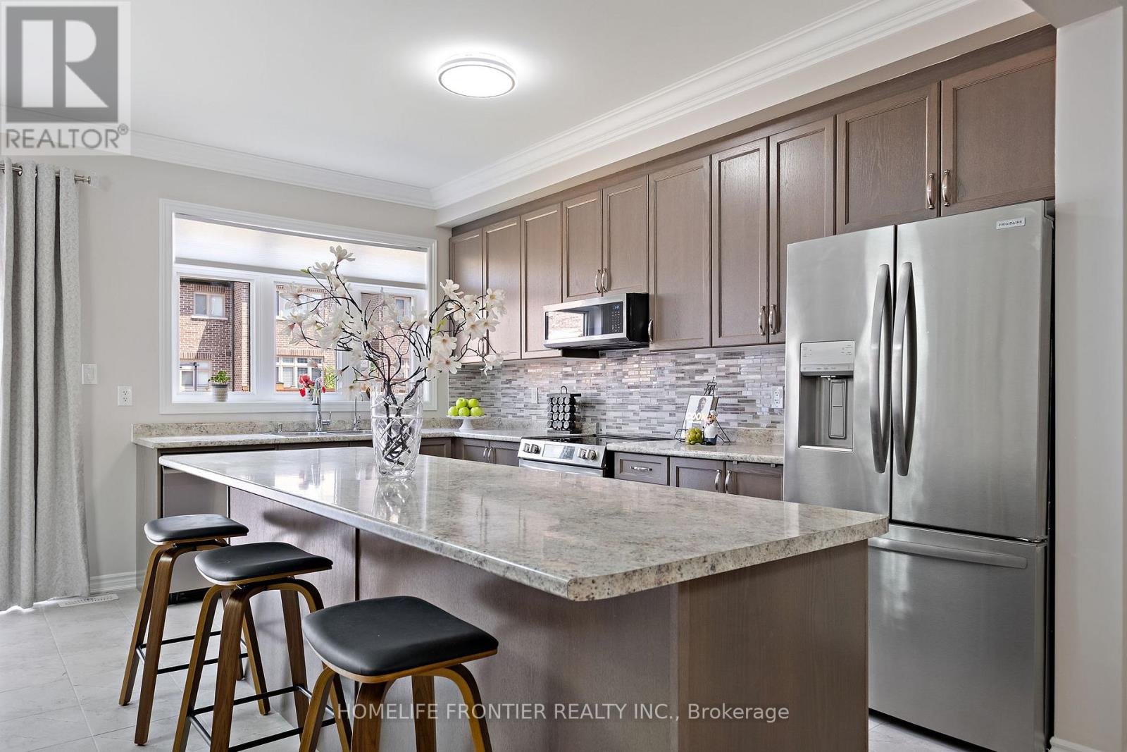 77 Beechborough Crescent, East Gwillimbury, Ontario  L9N 0N9 - Photo 11 - N12285928