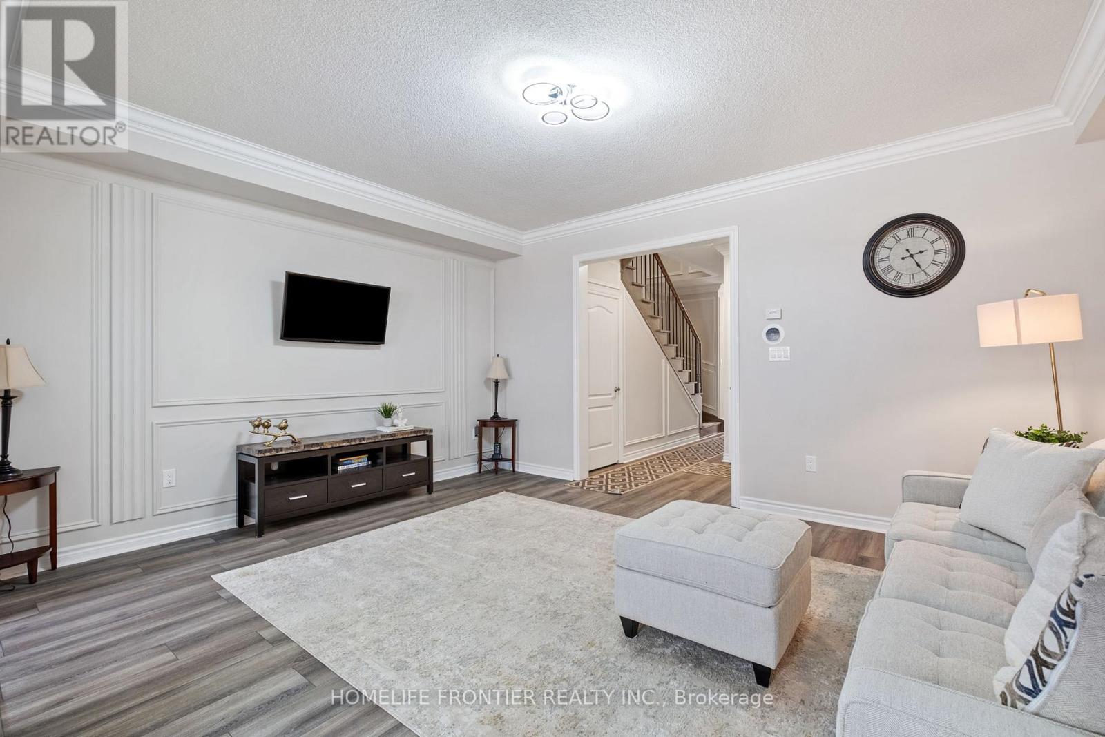 77 Beechborough Crescent, East Gwillimbury, Ontario  L9N 0N9 - Photo 9 - N12285928