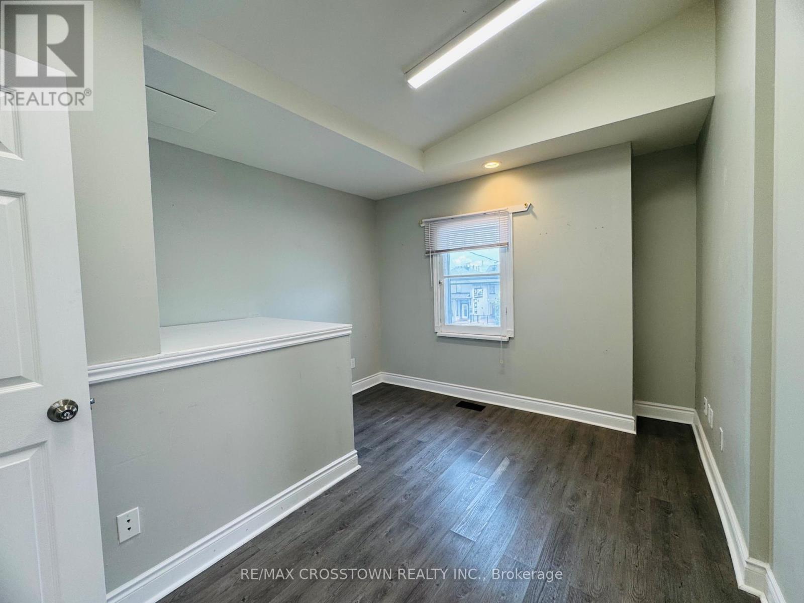 Upper - 178 Dunlop Street W, Barrie, Ontario  L4N 1B3 - Photo 6 - S12285991