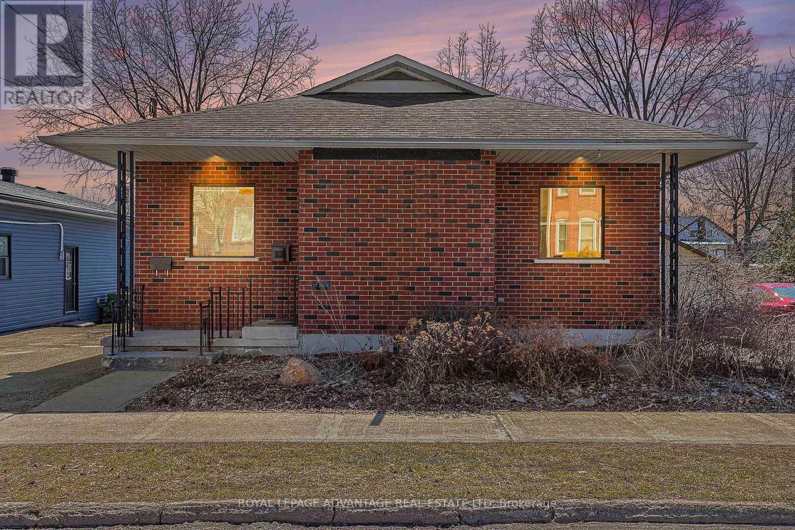 37 William Street E, Smiths Falls, Ontario K7A 1C3 - Photo 26 - X12143956