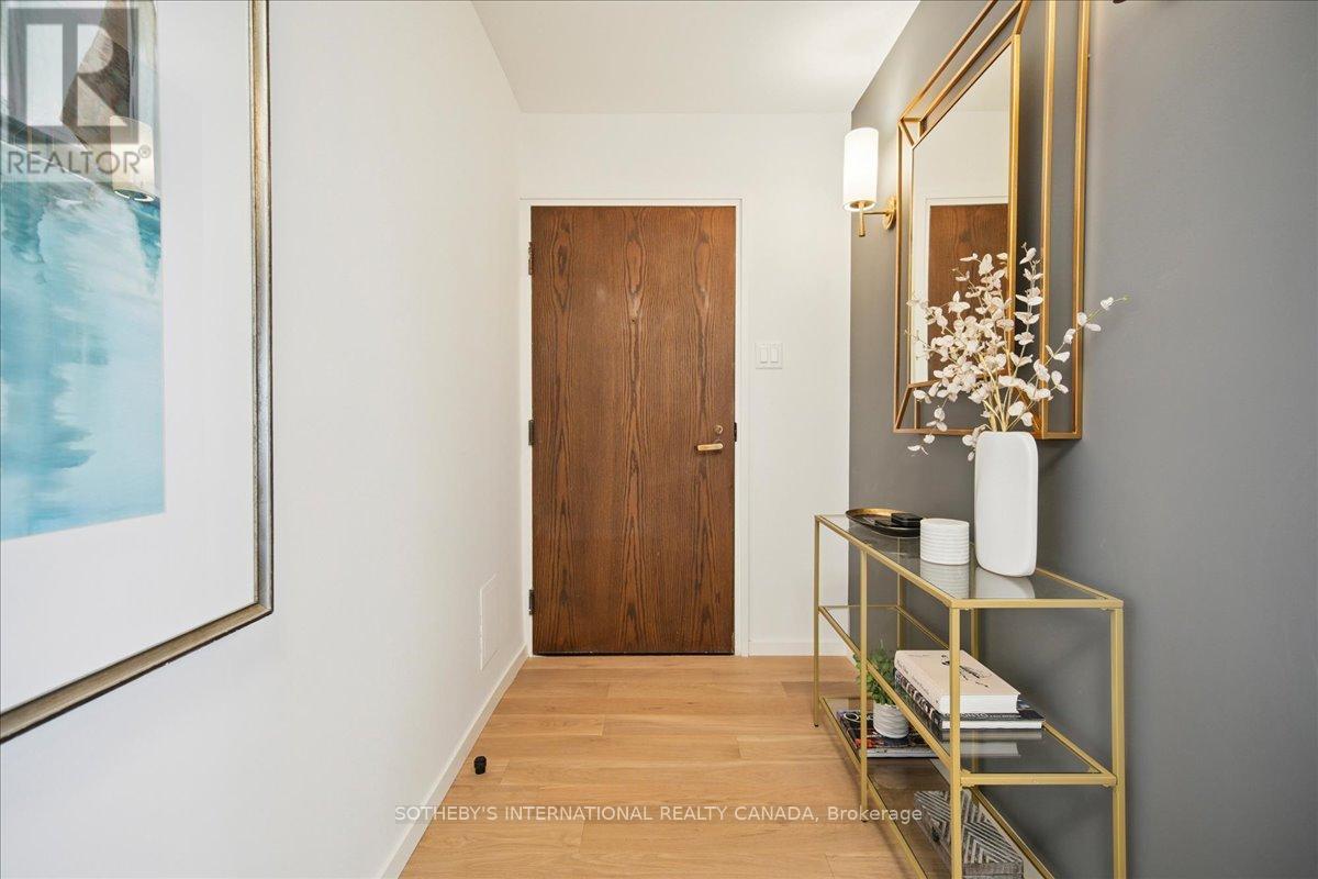 1110 - 65 Harbour Square, Toronto (Waterfront Communities), Ontario  M5J 2L4 - Photo 24 - C12285462