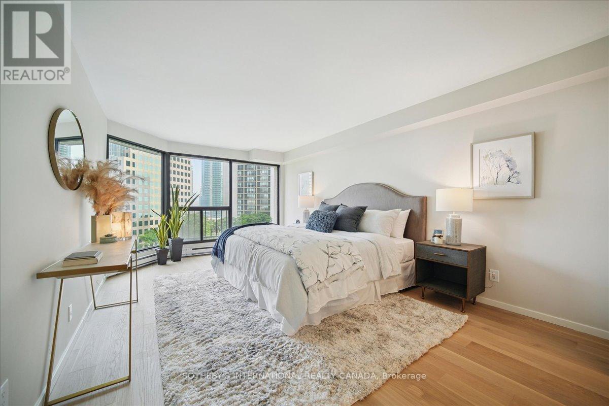 1110 - 65 Harbour Square, Toronto, Ontario  M5J 2L4 - Photo 13 - C12285462