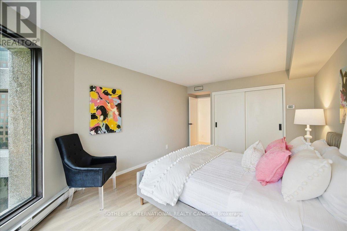 1110 - 65 Harbour Square, Toronto, Ontario  M5J 2L4 - Photo 18 - C12285462
