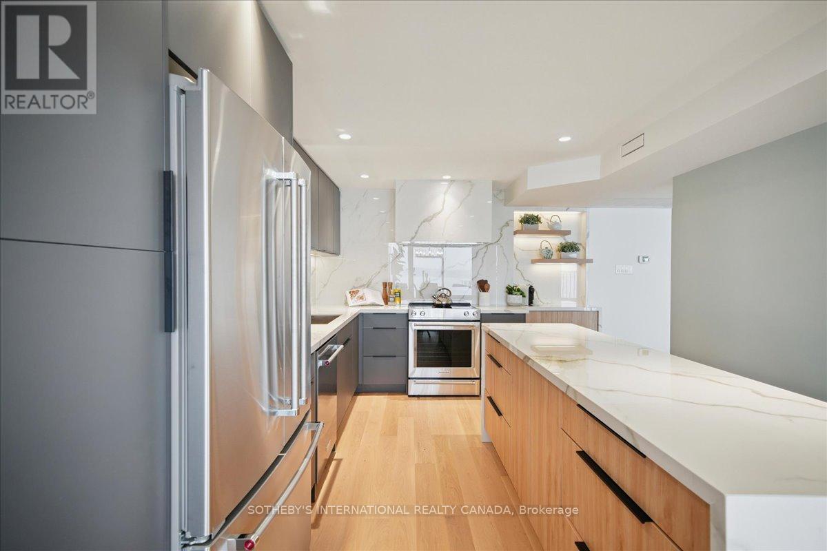 1110 - 65 Harbour Square, Toronto, Ontario  M5J 2L4 - Photo 11 - C12285462