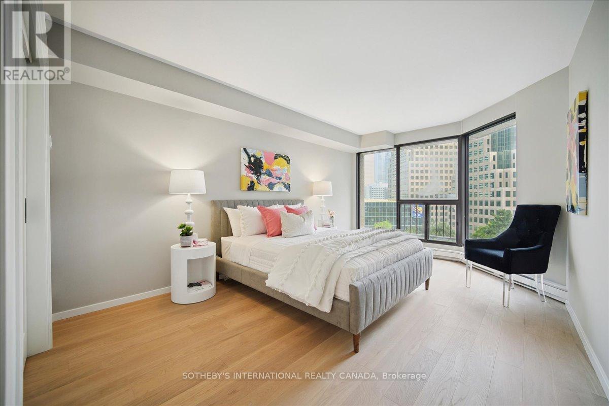 1110 - 65 Harbour Square, Toronto, Ontario  M5J 2L4 - Photo 17 - C12285462
