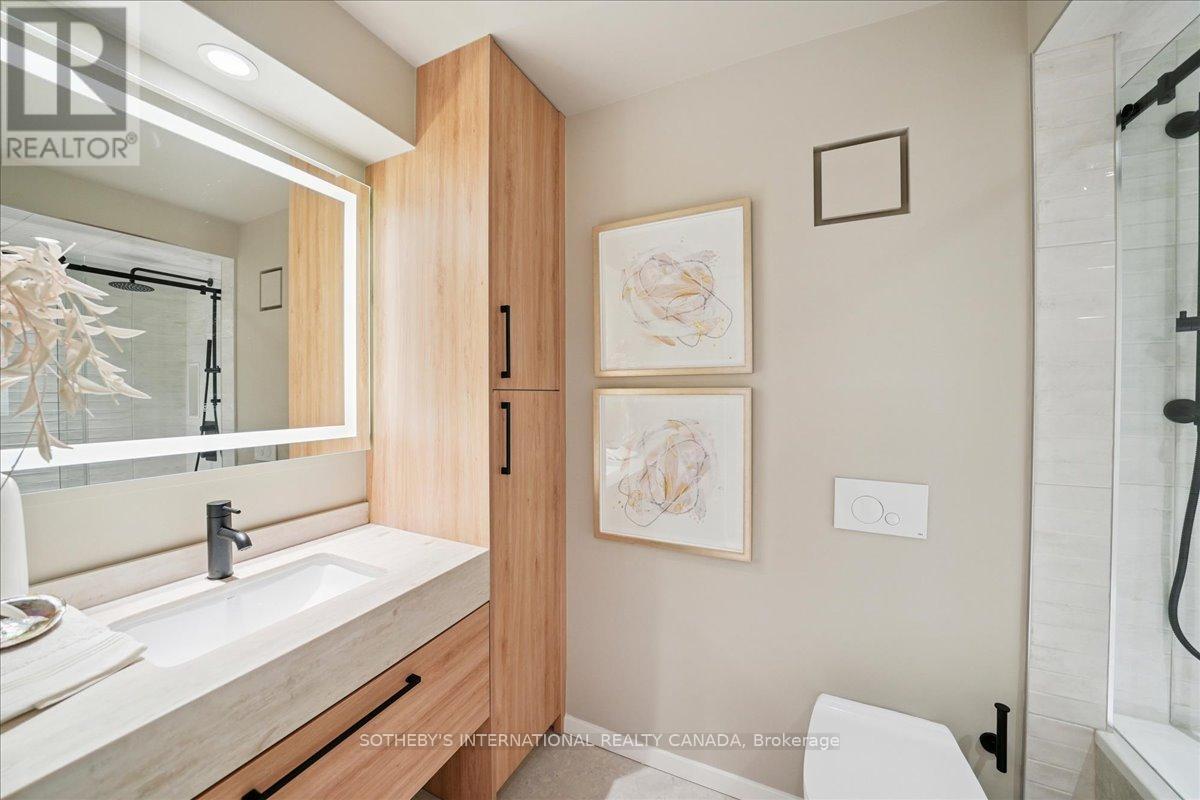 1110 - 65 Harbour Square, Toronto, Ontario  M5J 2L4 - Photo 21 - C12285462
