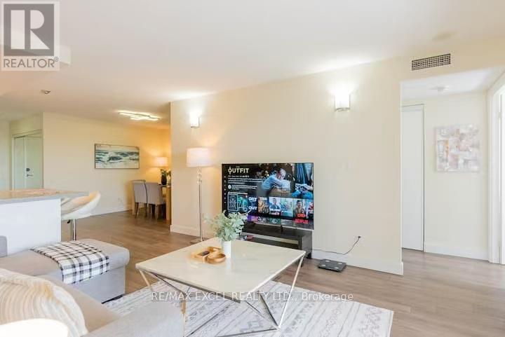 2208 - 5418 Yonge Street, Toronto (Willowdale West), Ontario  M2N 6X4 - Photo 4 - C12285862