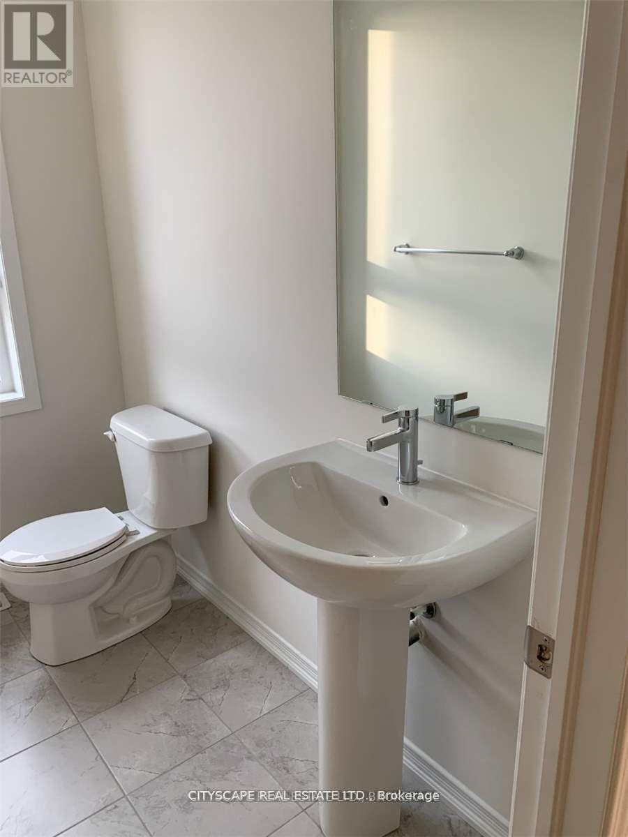 21 Woodstream Drive, Toronto, Ontario  M9W 0G1 - Photo 11 - W12285839