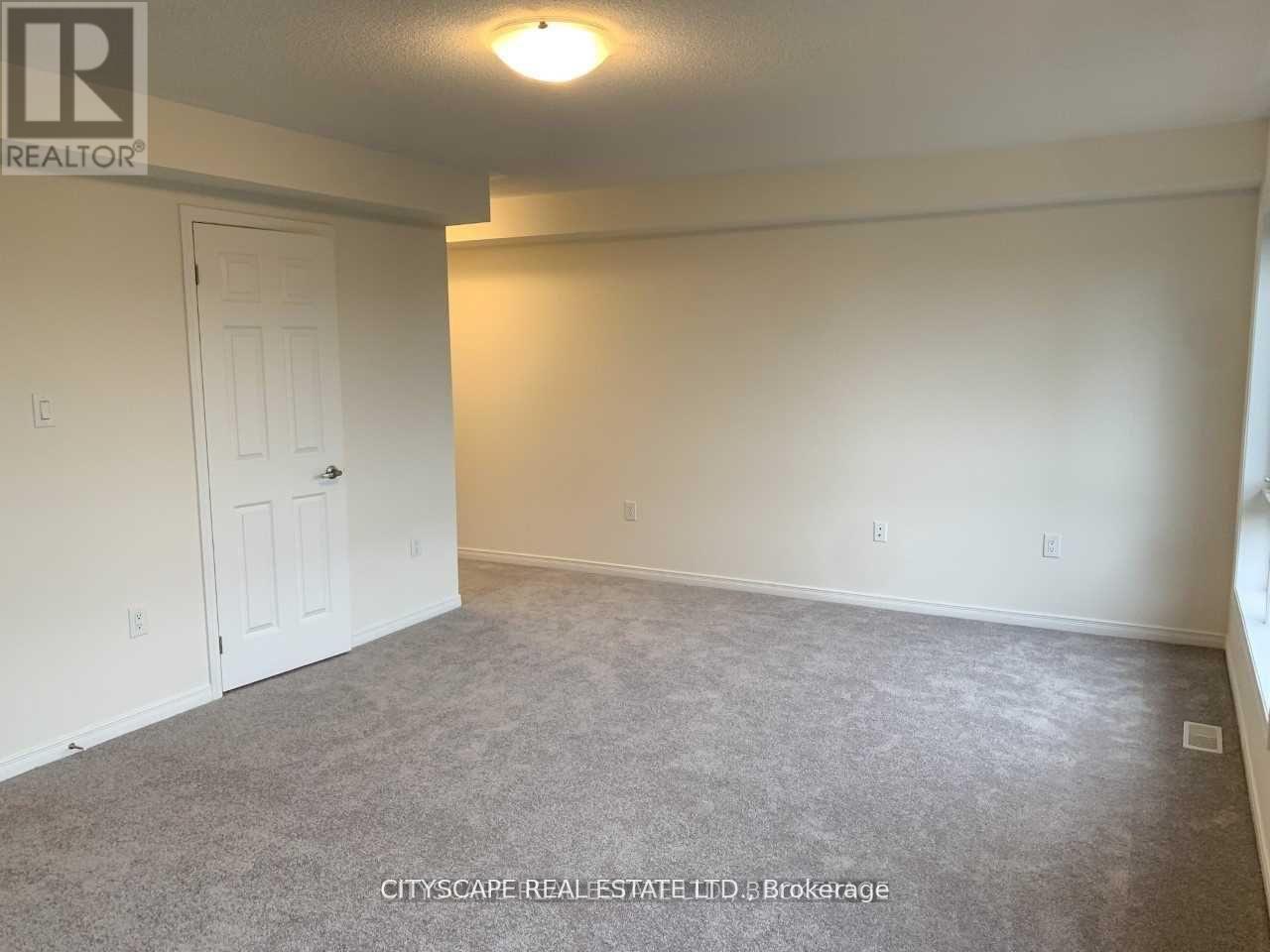 21 Woodstream Drive, Toronto, Ontario  M9W 0G1 - Photo 12 - W12285839