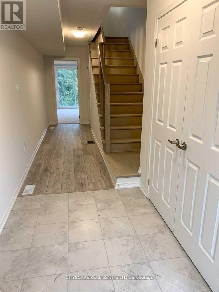21 Woodstream Drive, Toronto, Ontario  M9W 0G1 - Photo 2 - W12285839