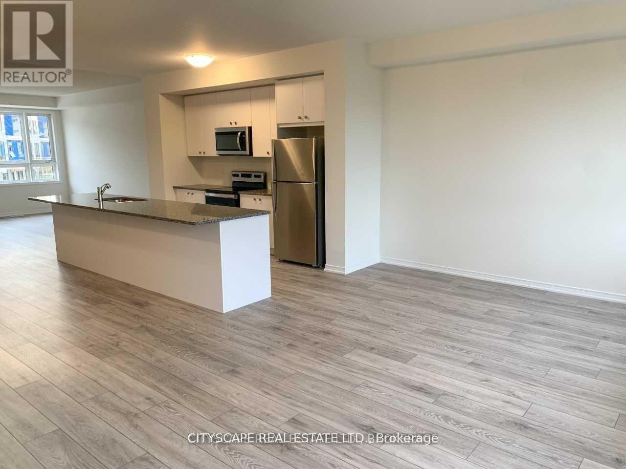 21 Woodstream Drive, Toronto, Ontario  M9W 0G1 - Photo 4 - W12285839