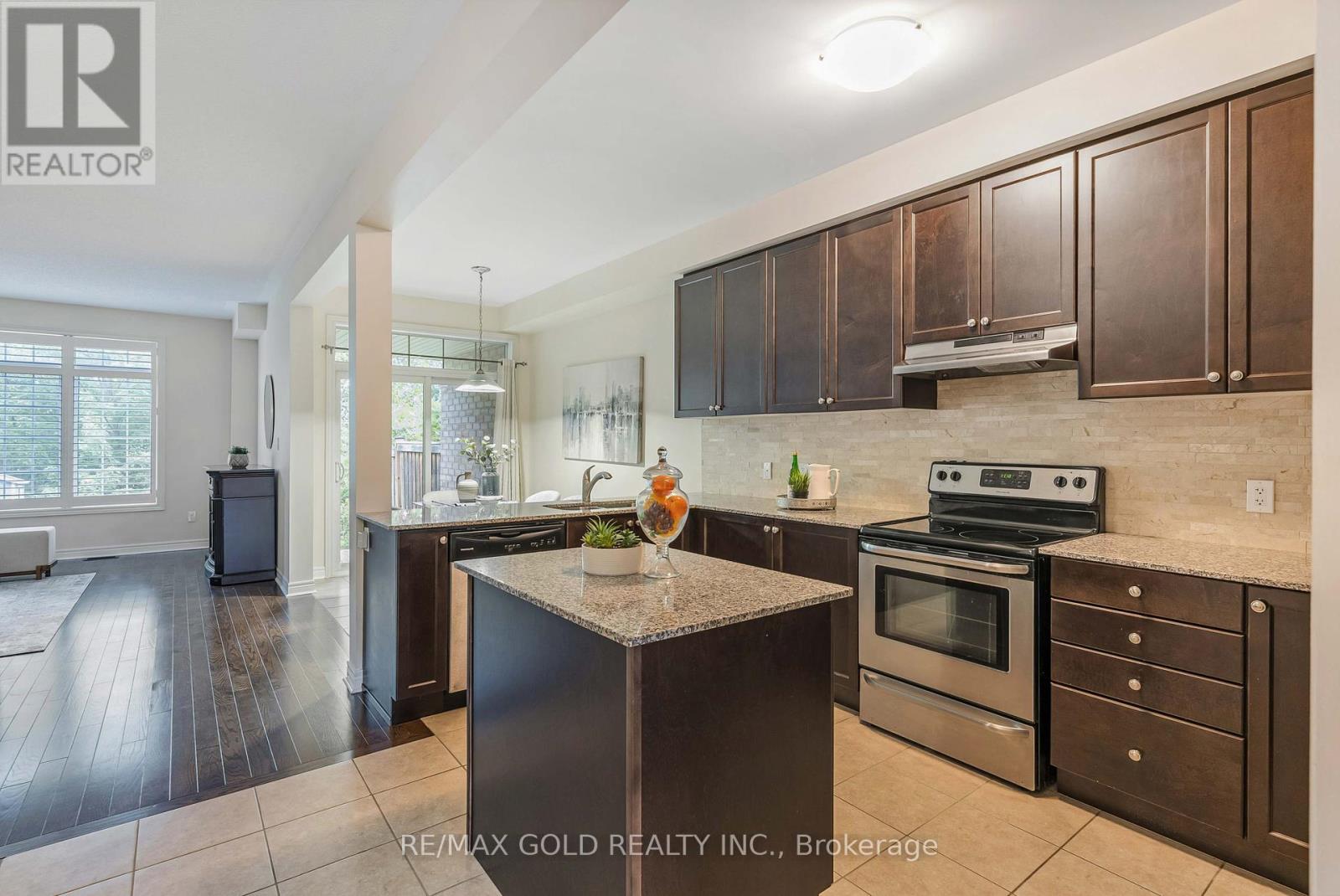 7 Mccardy Court, Caledon, Ontario  L7C 3X1 - Photo 11 - W12285873