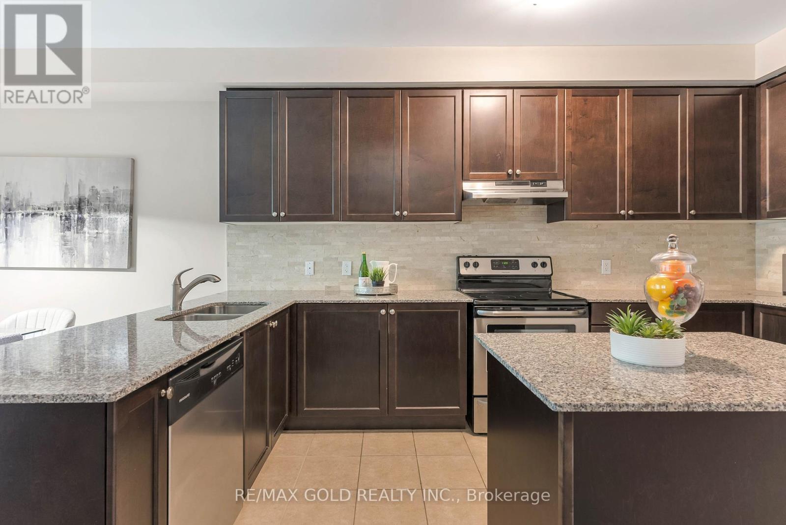 7 Mccardy Court, Caledon, Ontario  L7C 3X1 - Photo 13 - W12285873