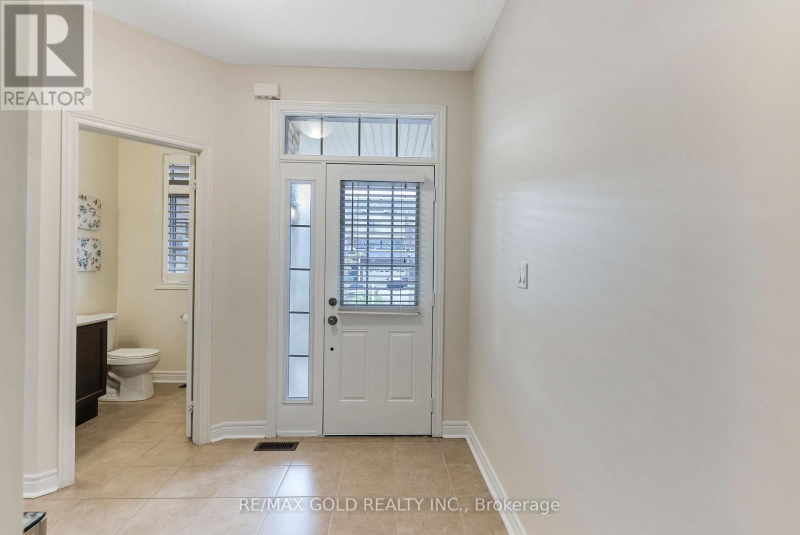 7 Mccardy Court, Caledon, Ontario  L7C 3X1 - Photo 8 - W12285873