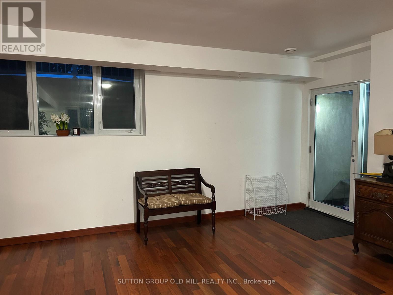 21 Hilldowntree Road, Toronto, Ontario  M9A 2Z4 - Photo 11 - W12285957
