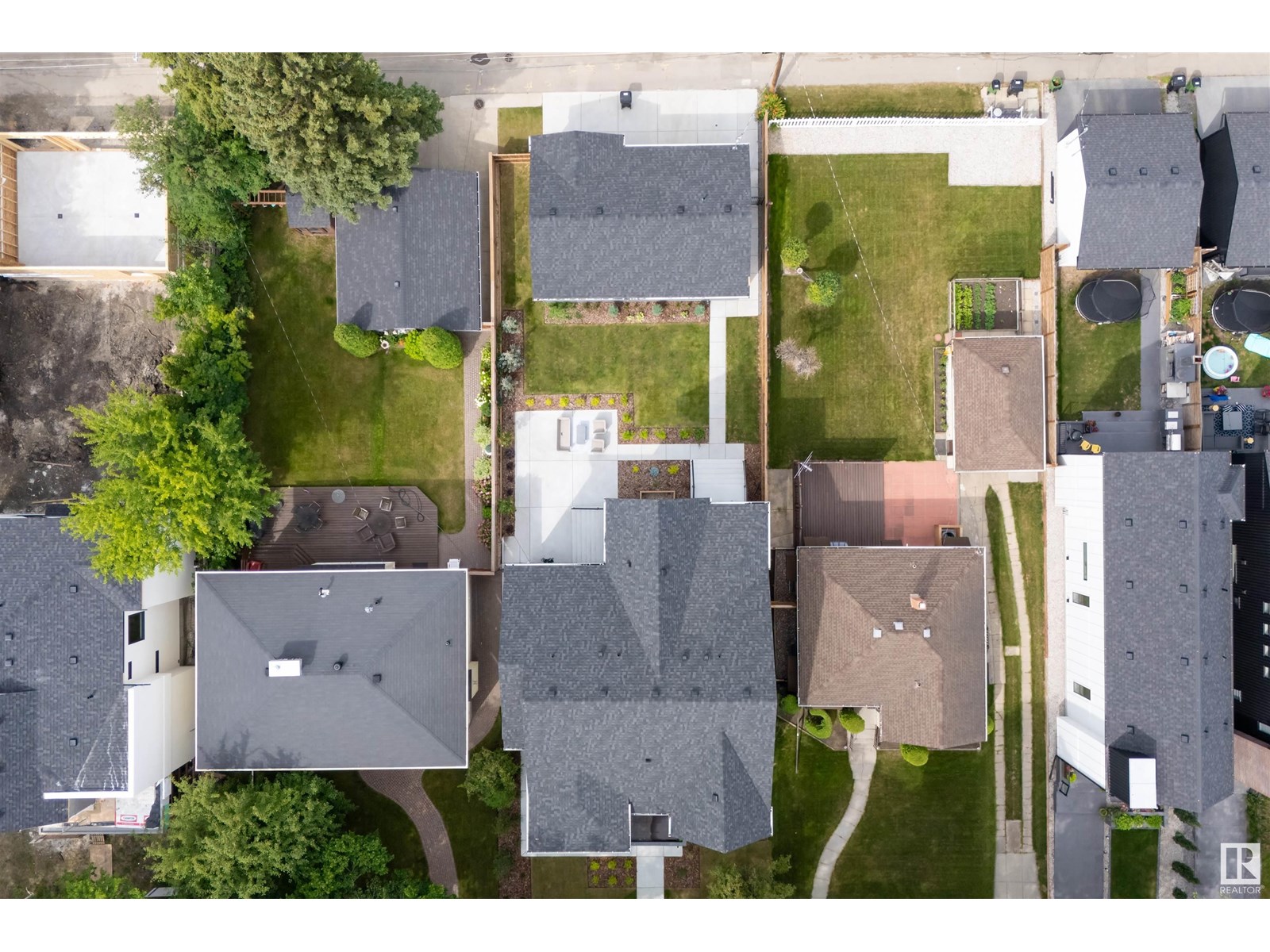 Property at 10522 134 ST NW image 3