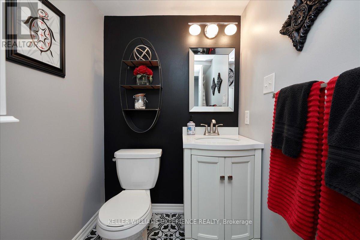 15 Carnoustie Lane, Georgian Bay, Ontario  L0K 1S0 - Photo 16 - X12285867