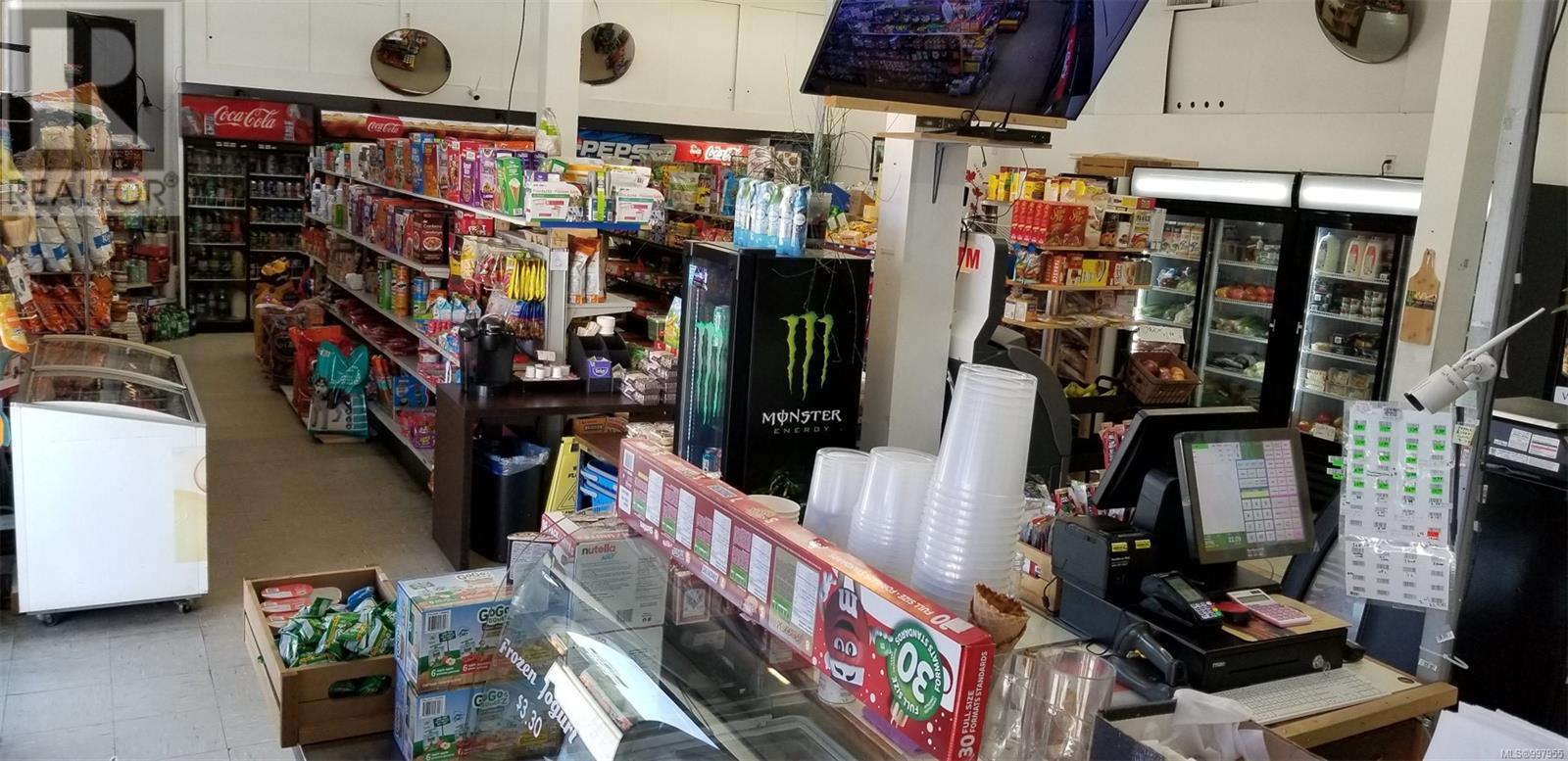 395 Nimpkish Dr, Gold River, British Columbia  V0P 1G0 - Photo 2 - 997955