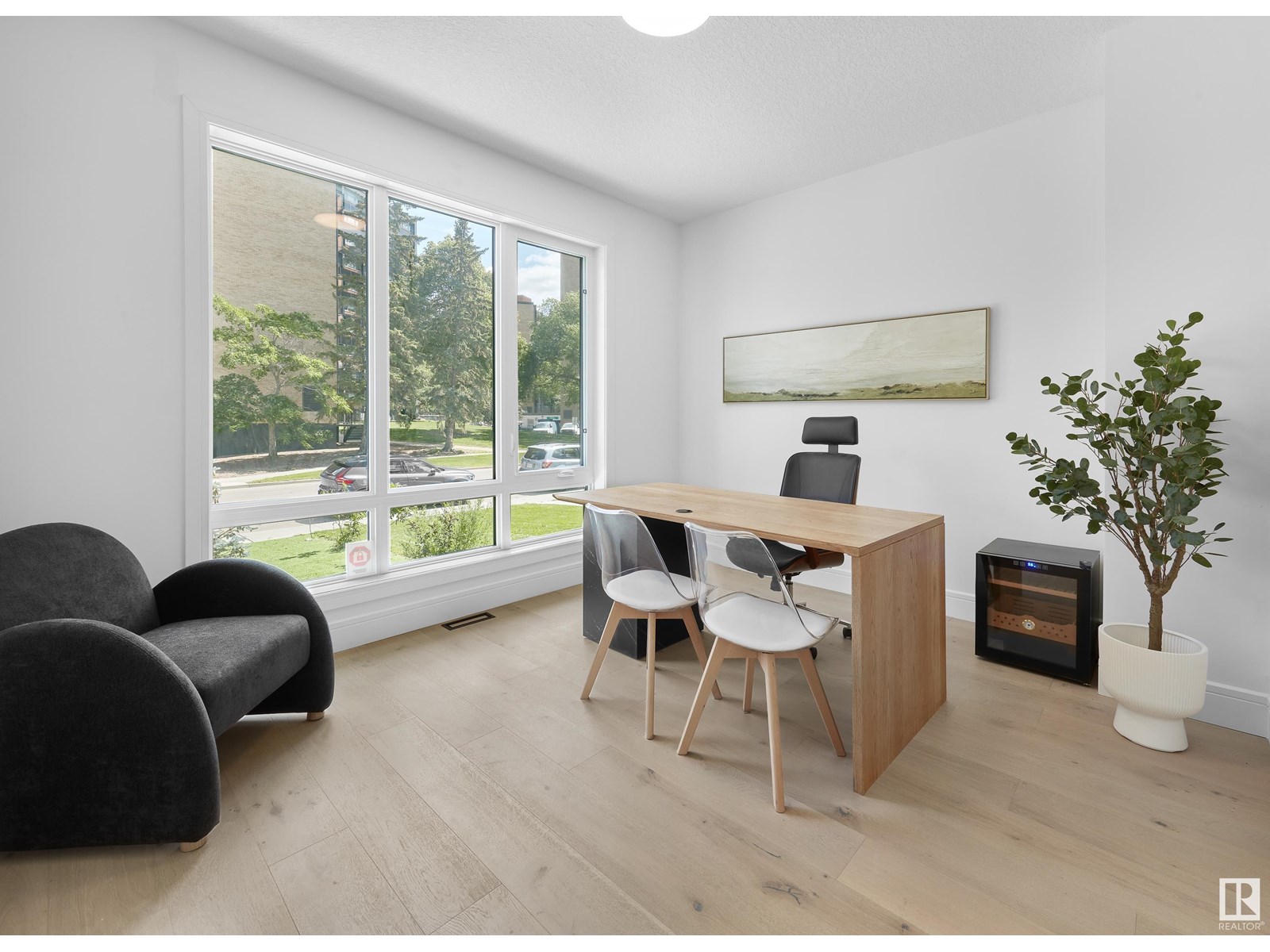 Property at 8454 117 ST NW image 4