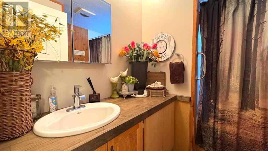 44 Clear Lake, Rural Wainwright No. 61, Alberta  T9W 1K0 - Photo 24 - A2188010