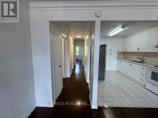 941a Lakeshore Road E, Mississauga (Lakeview), Ontario  L5E 1E3 - Photo 4 - W12235778