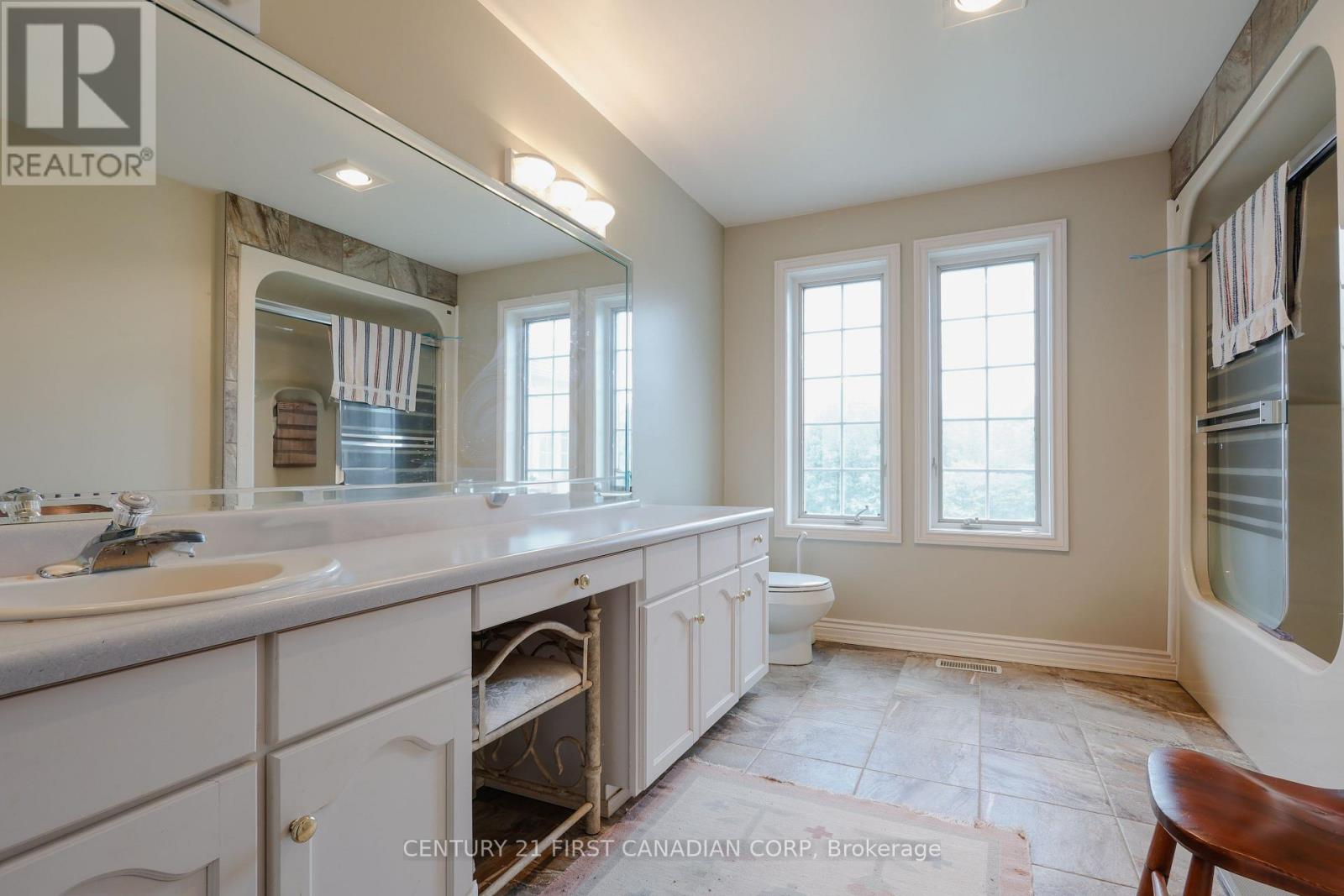 3480 Cuddy Drive, Adelaide Metcalfe, Ontario  N7G 3H6 - Photo 15 - X12286241