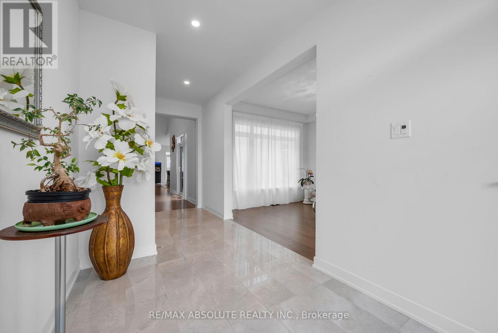 Property at 207 OSTERLEY WAY image 5