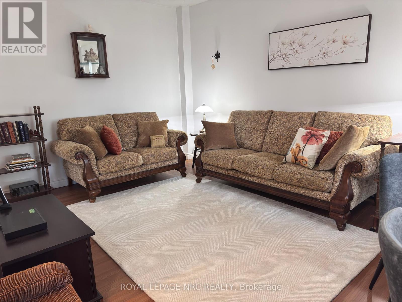 101 - 6390 Huggins Street, Niagara Falls, Ontario  L2J 1H1 - Photo 8 - X12286104