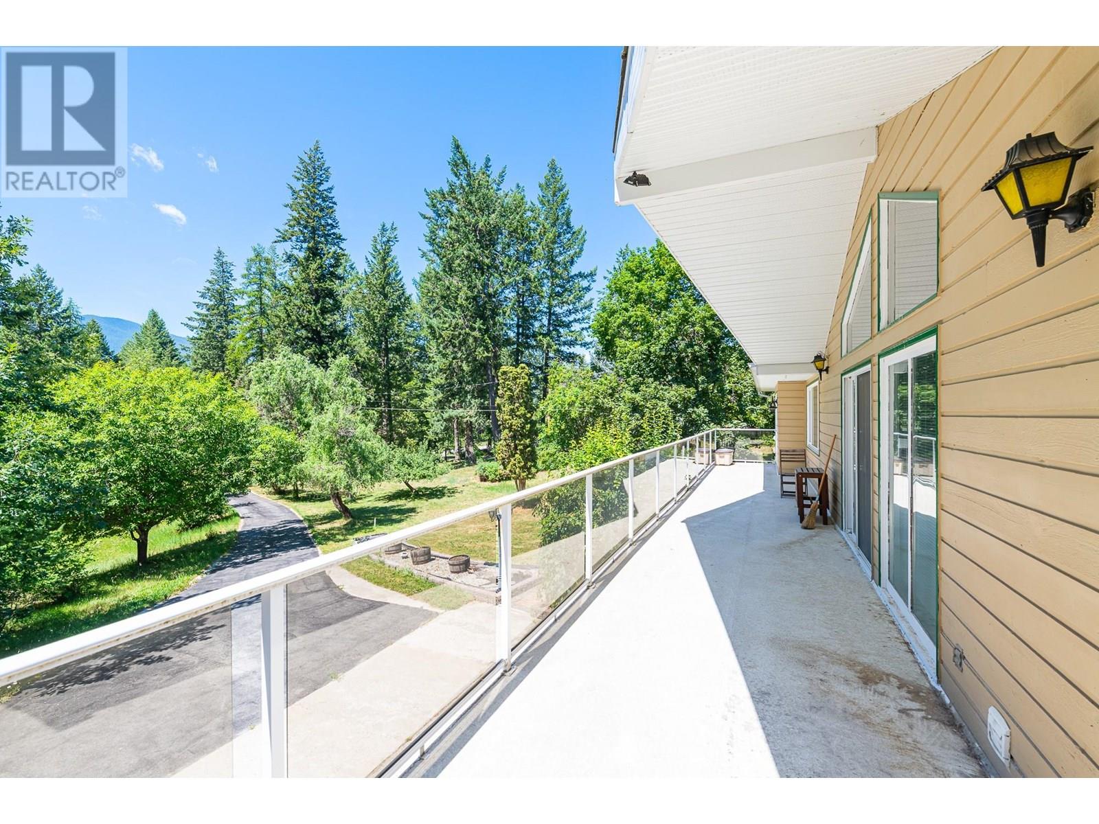 1270 Fox Tree Road, Lister, British Columbia  V0B 1G2 - Photo 5 - 10355862