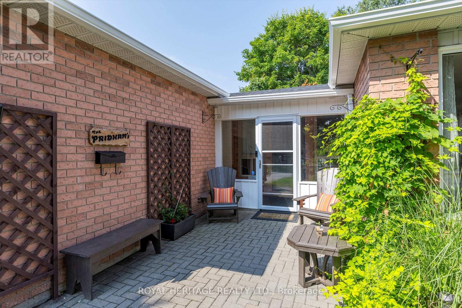 Property at 150 SANDERLING CRESCENT image 5