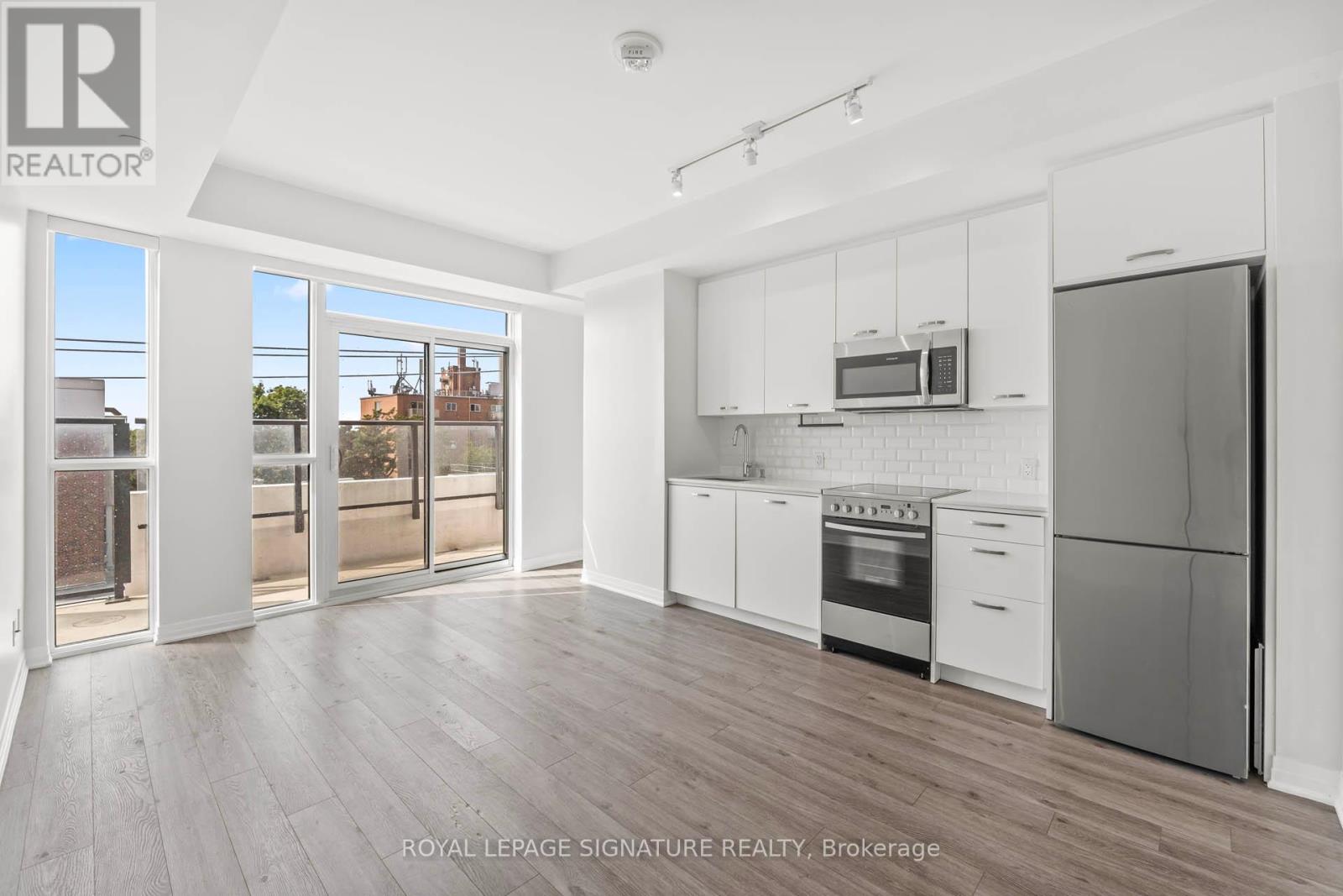 Property at 405 - 1630 QUEEN STREET E image 1