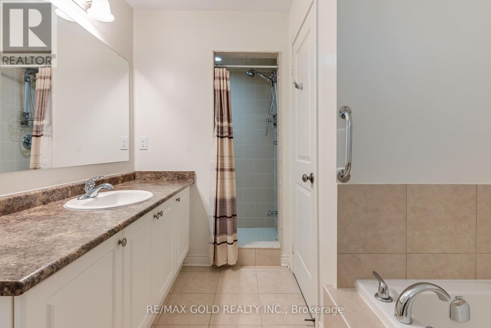 7 Mccardy Court, Caledon, Ontario  L7C 3X1 - Photo 33 - W12285873