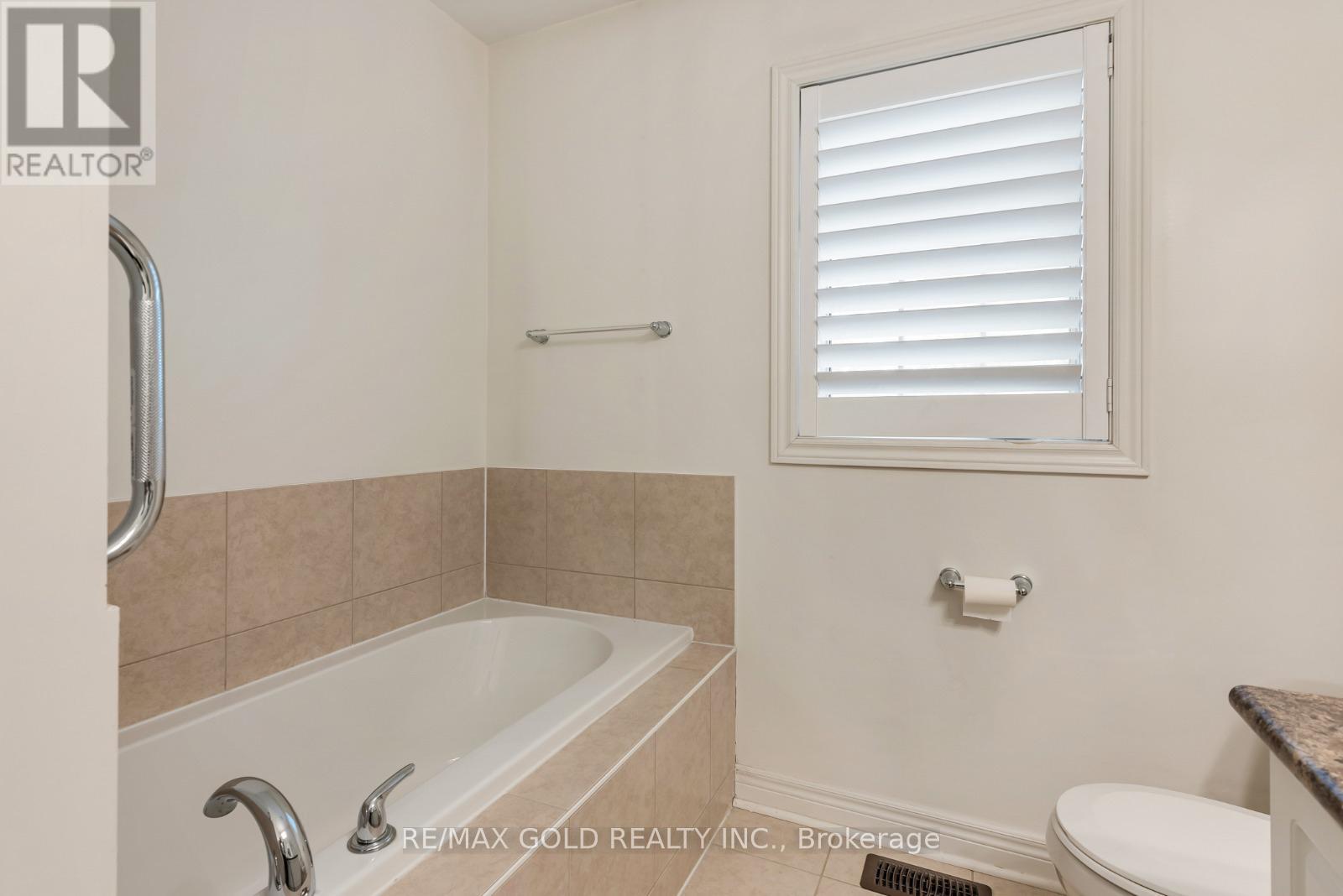 7 Mccardy Court, Caledon, Ontario  L7C 3X1 - Photo 32 - W12285873