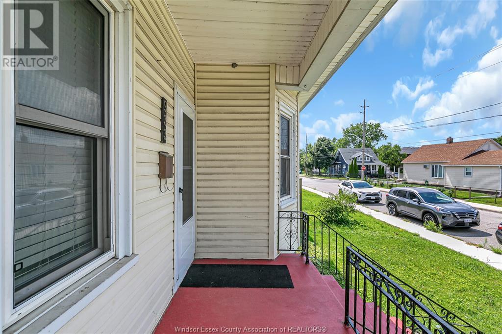 Property at 933 CHATHAM STREET East image 4