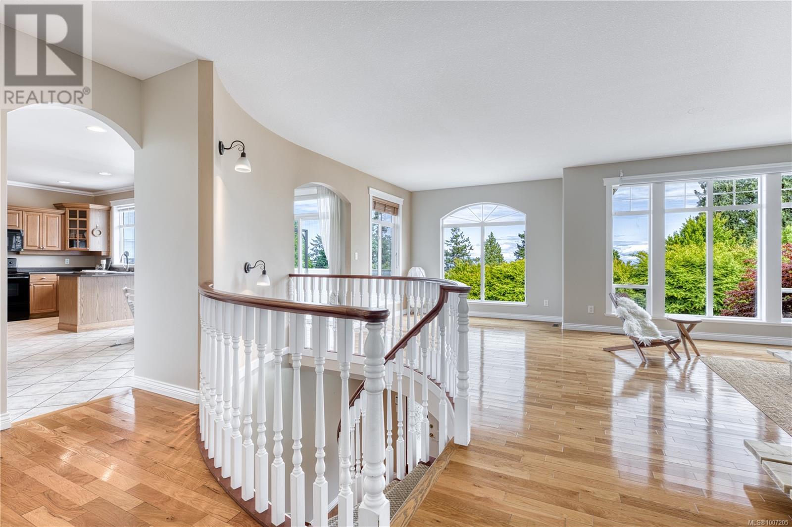 Property at 6381 Icarus Dr image 3